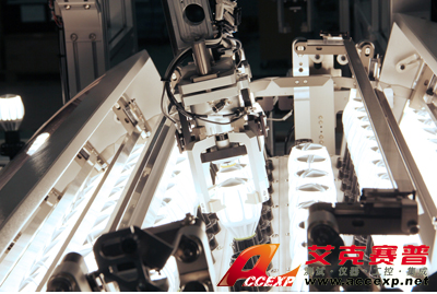 Chroma Model 5102 高速 LED 球泡燈線上量測系統圖片